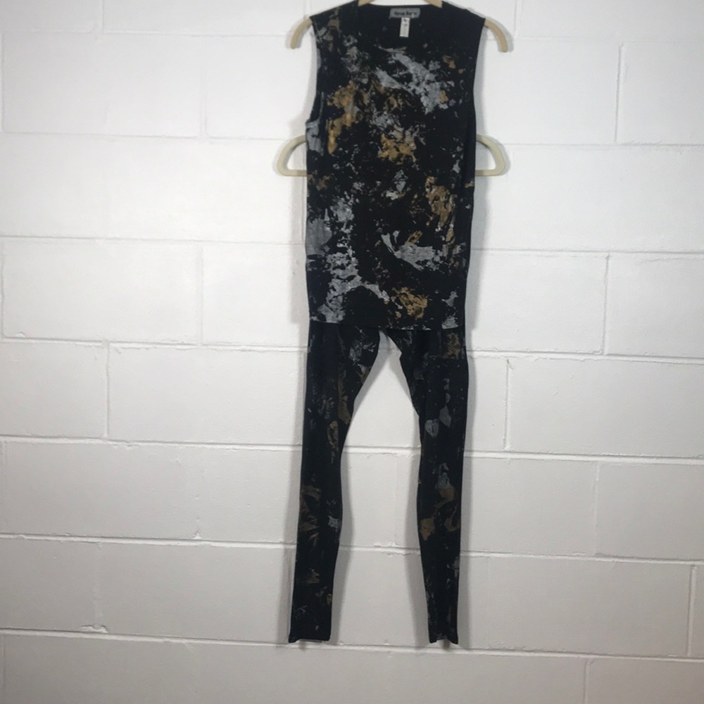 Outfit Stretch pants & sleeveless top both size 2